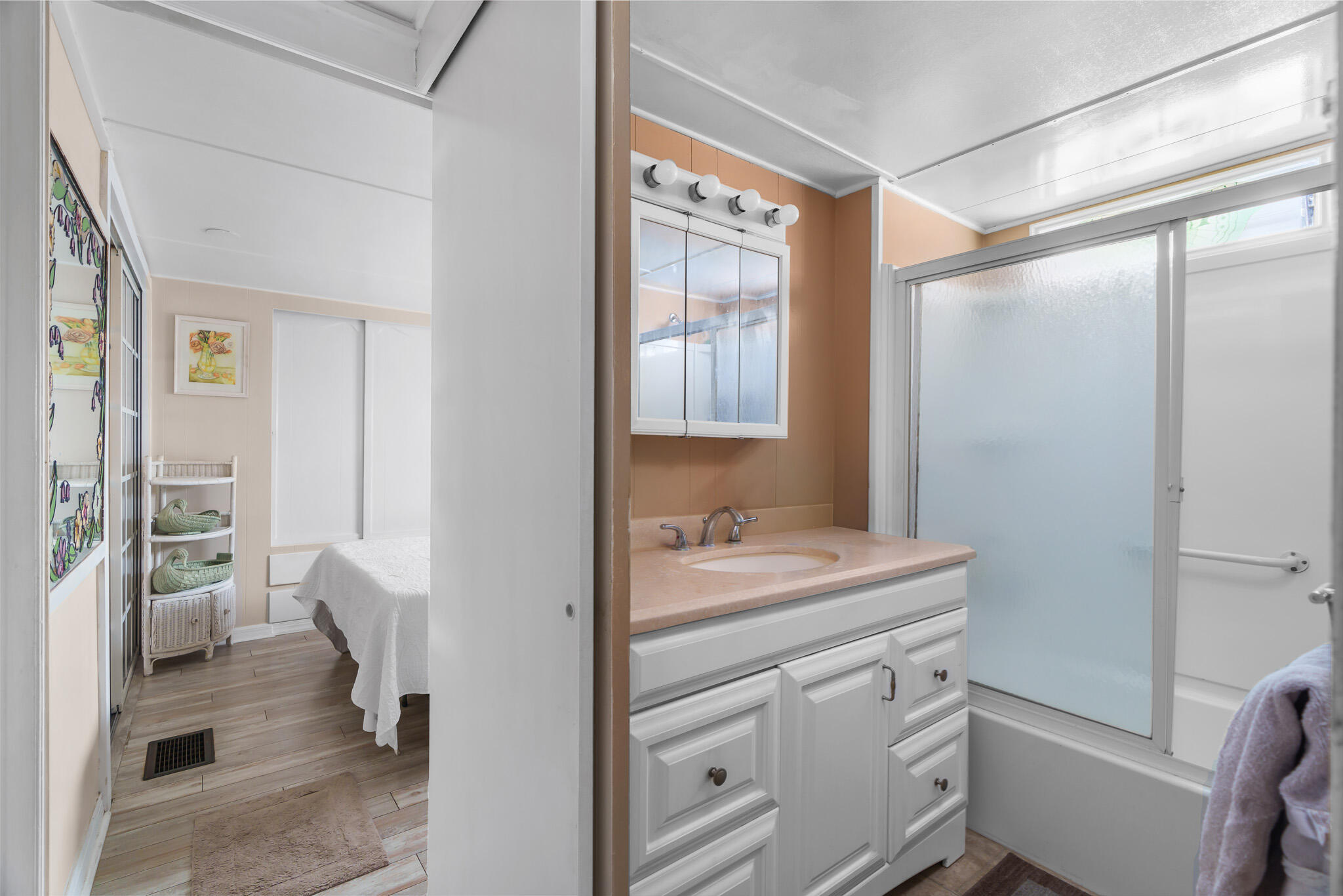 202 N Ibis S
