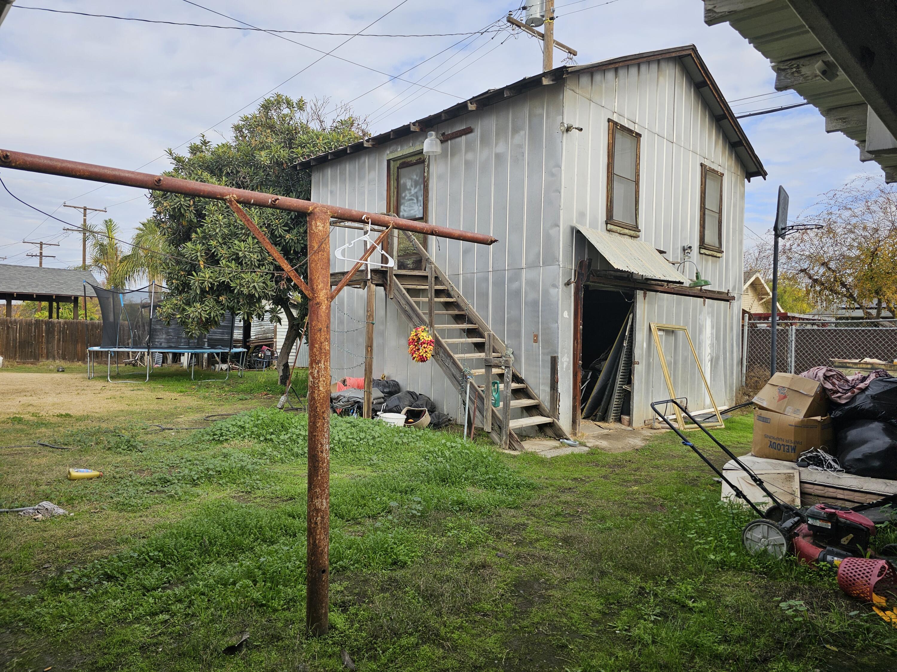 416 N Bellah Avenue