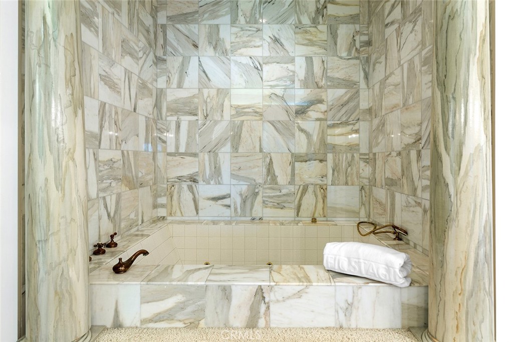 30662 Hunt Club Drive