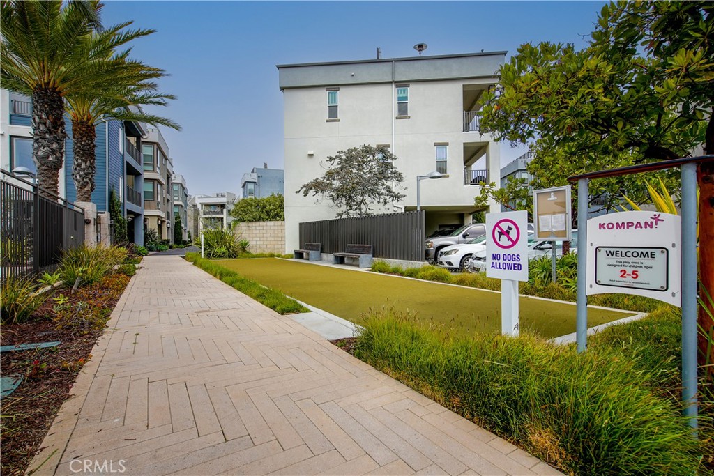 1022 Bridgewater Way