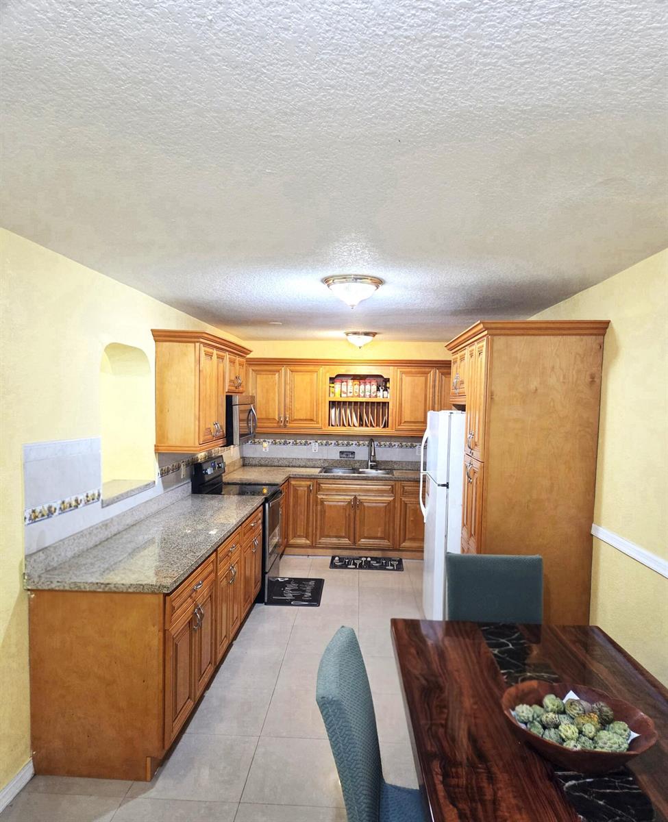 2907 SW 67TH Terrace