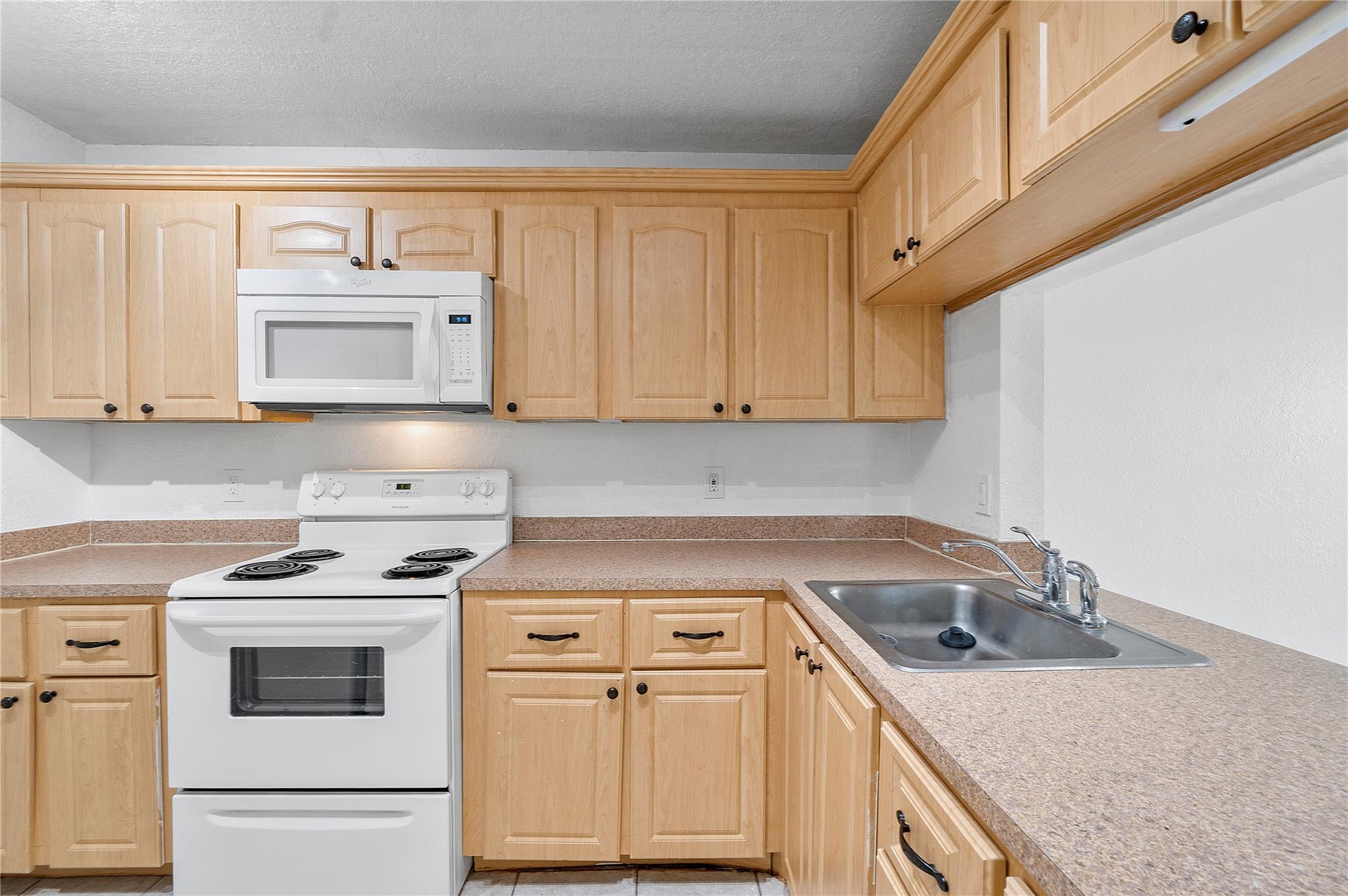 10054 Winding Lake Rd 104