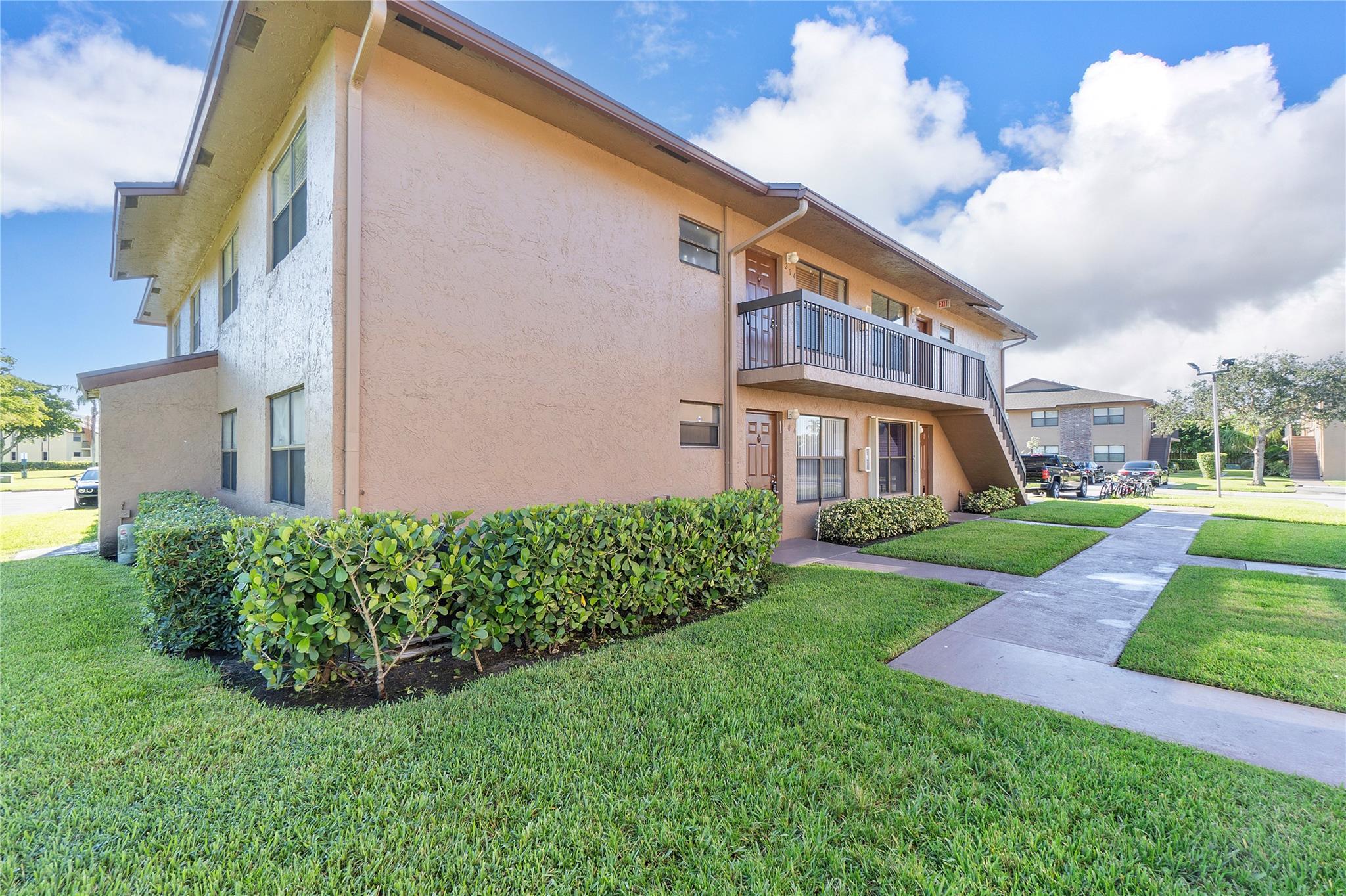 10054 Winding Lake Rd 104
