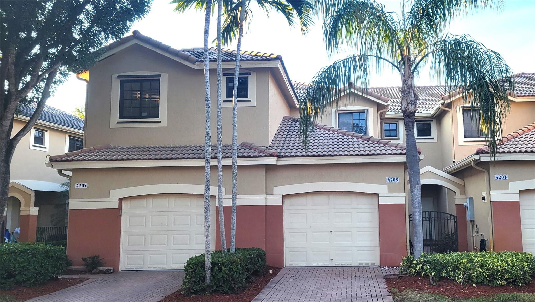 4205 Vineyard Cir