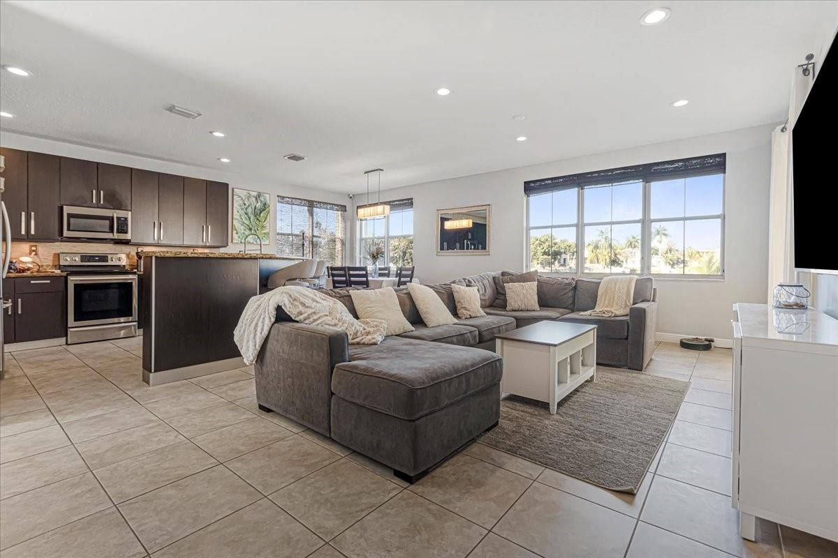 2316 SW 127th Ave