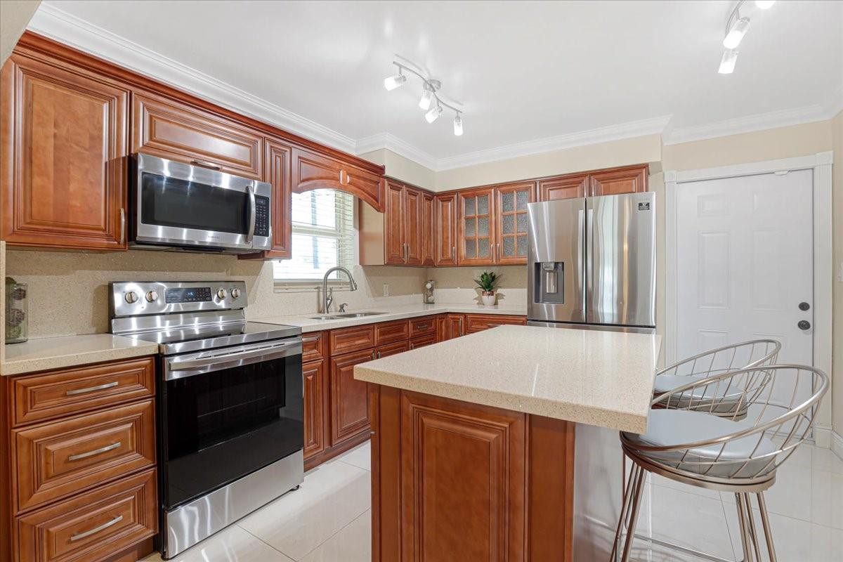 2830 NW 172nd Ter