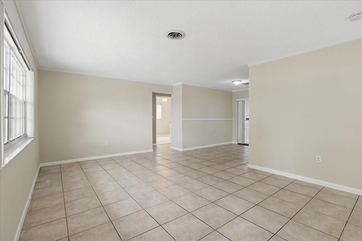 760 S 61st Ter