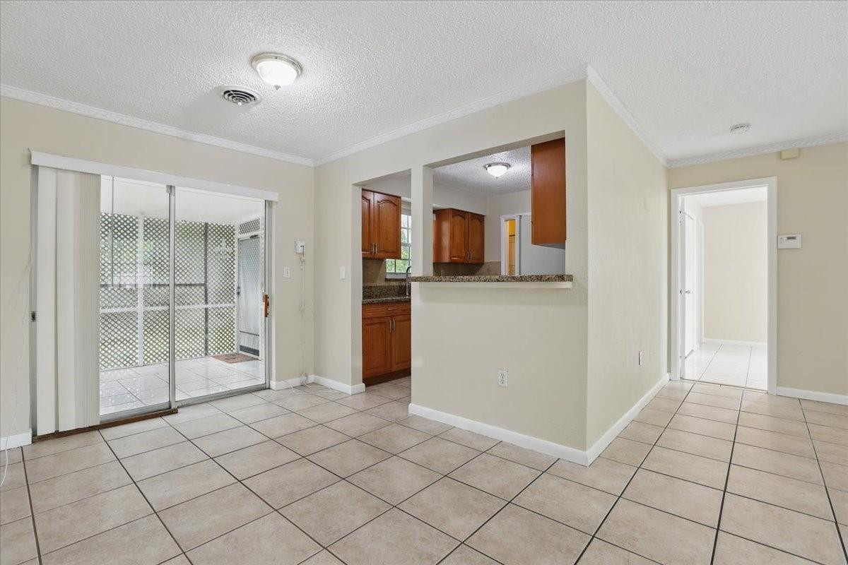 760 S 61st Ter