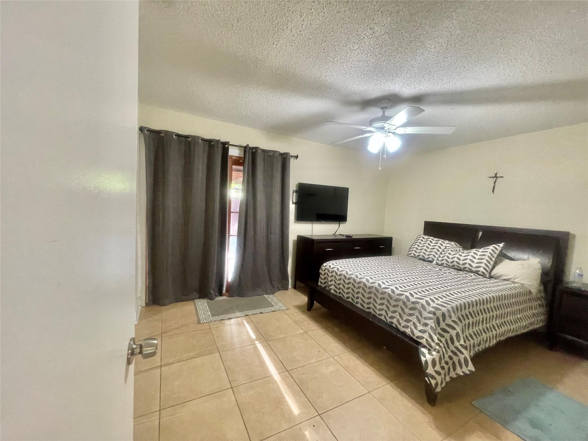 4321 NW 3rd Ter 4321