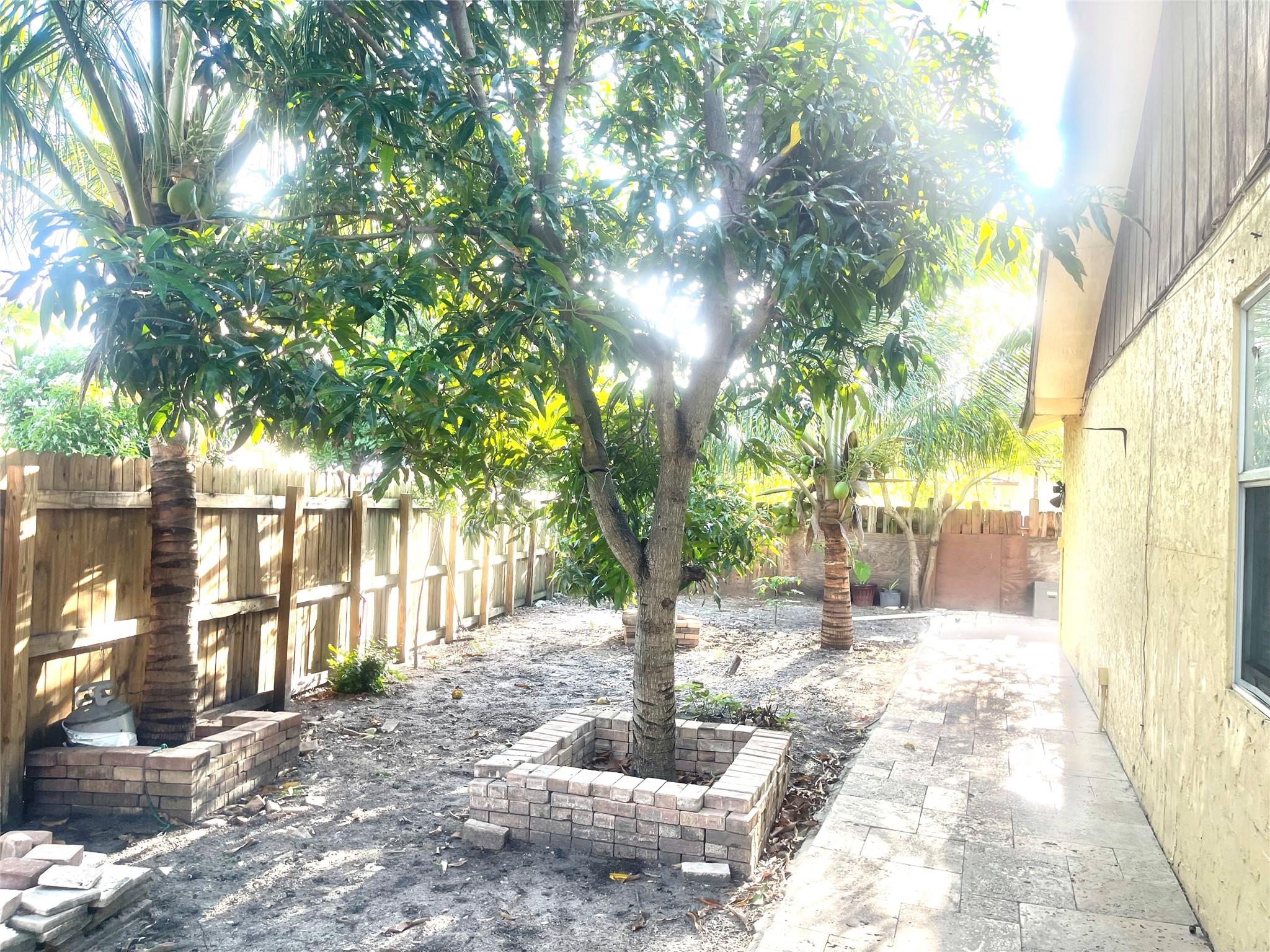 4321 NW 3rd Ter 4321