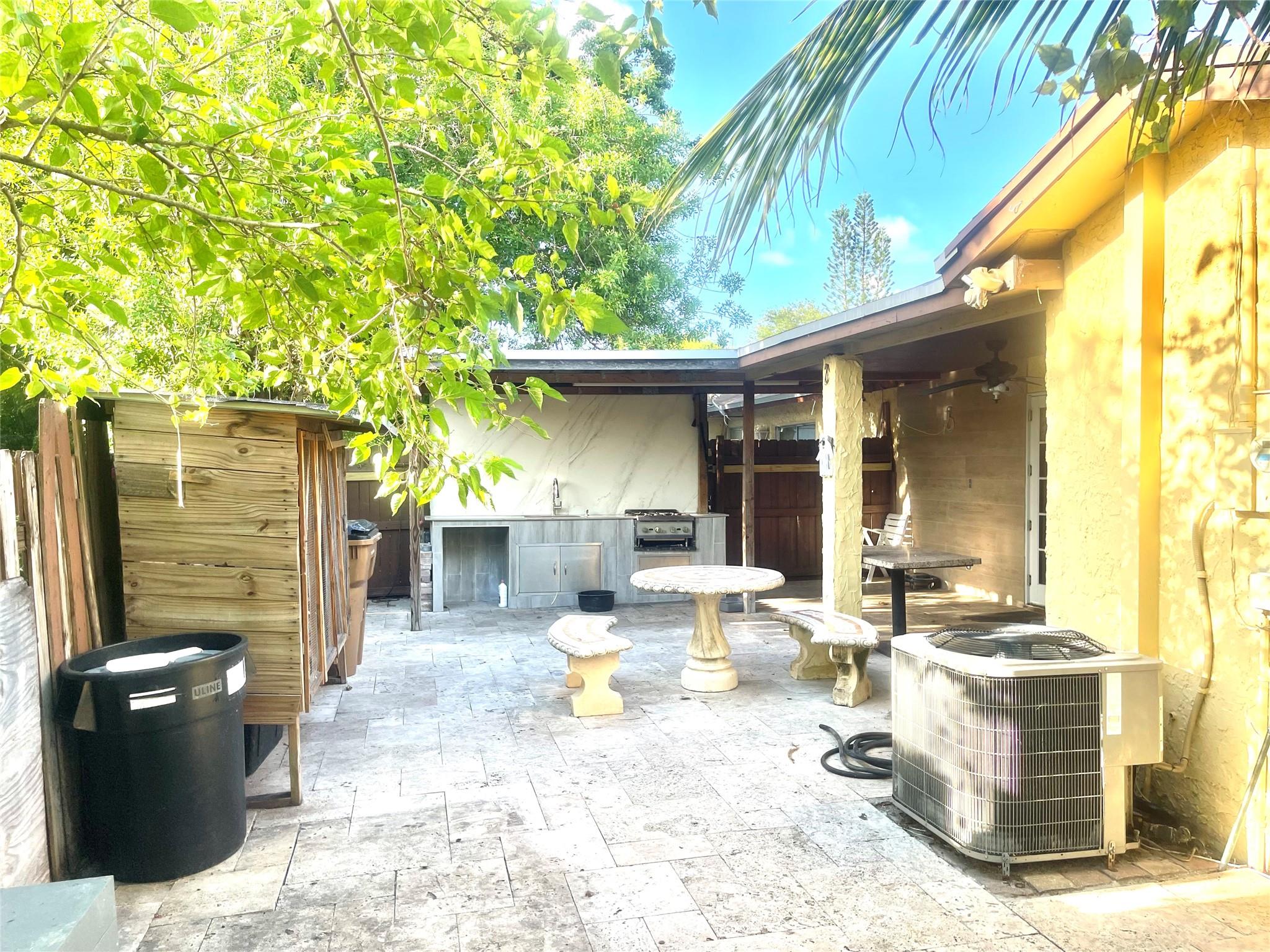 4321 NW 3rd Ter 4321