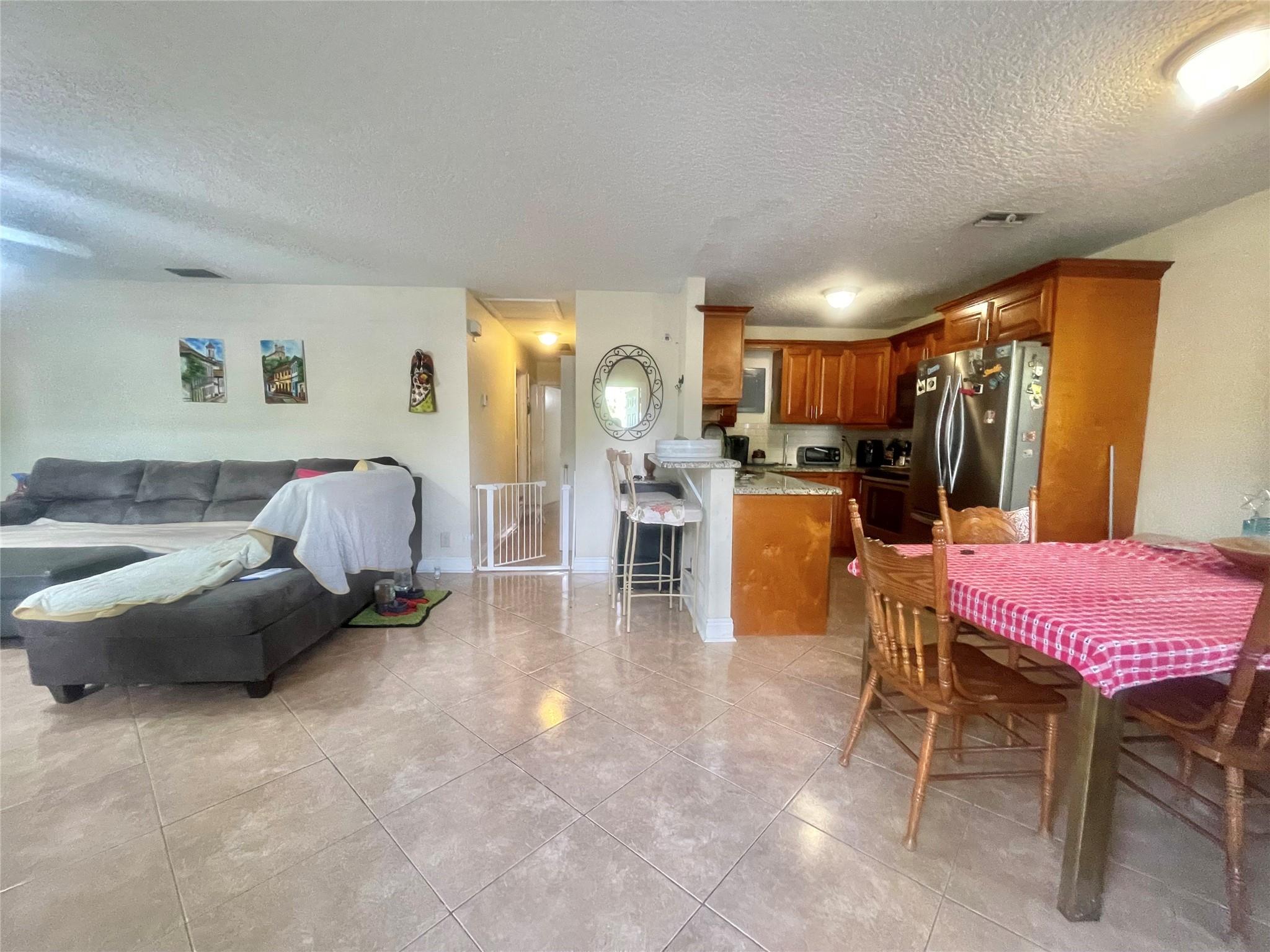 4321 NW 3rd Ter 4321