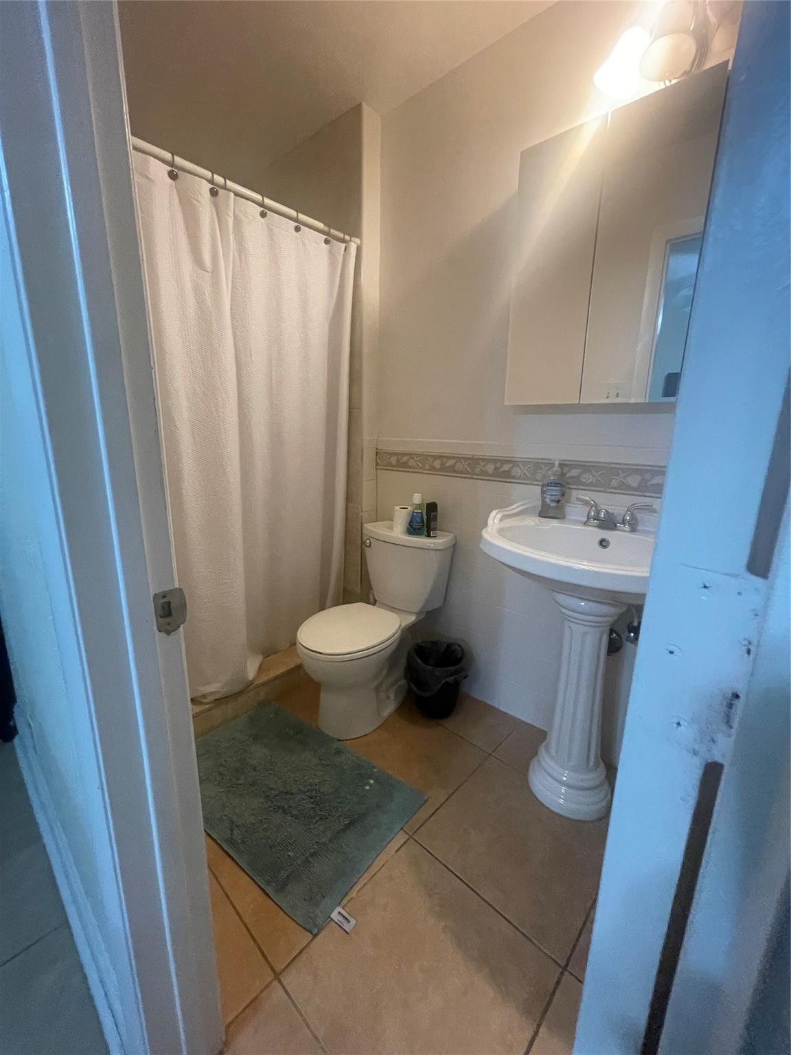 4321 NW 3rd Ter 4321