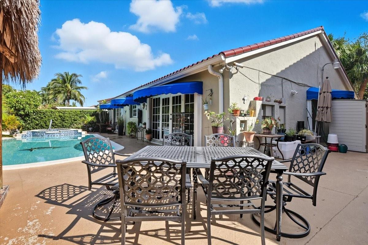 8994 NW 187th St