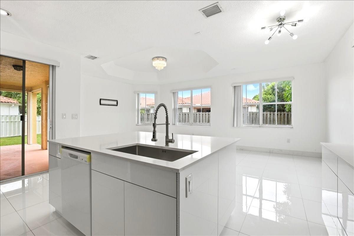 3802 SW 165th Ter