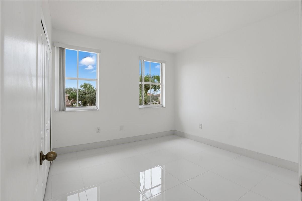 3802 SW 165th Ter
