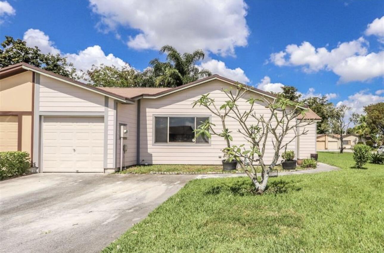 9741 W Daffodil Lane 9741