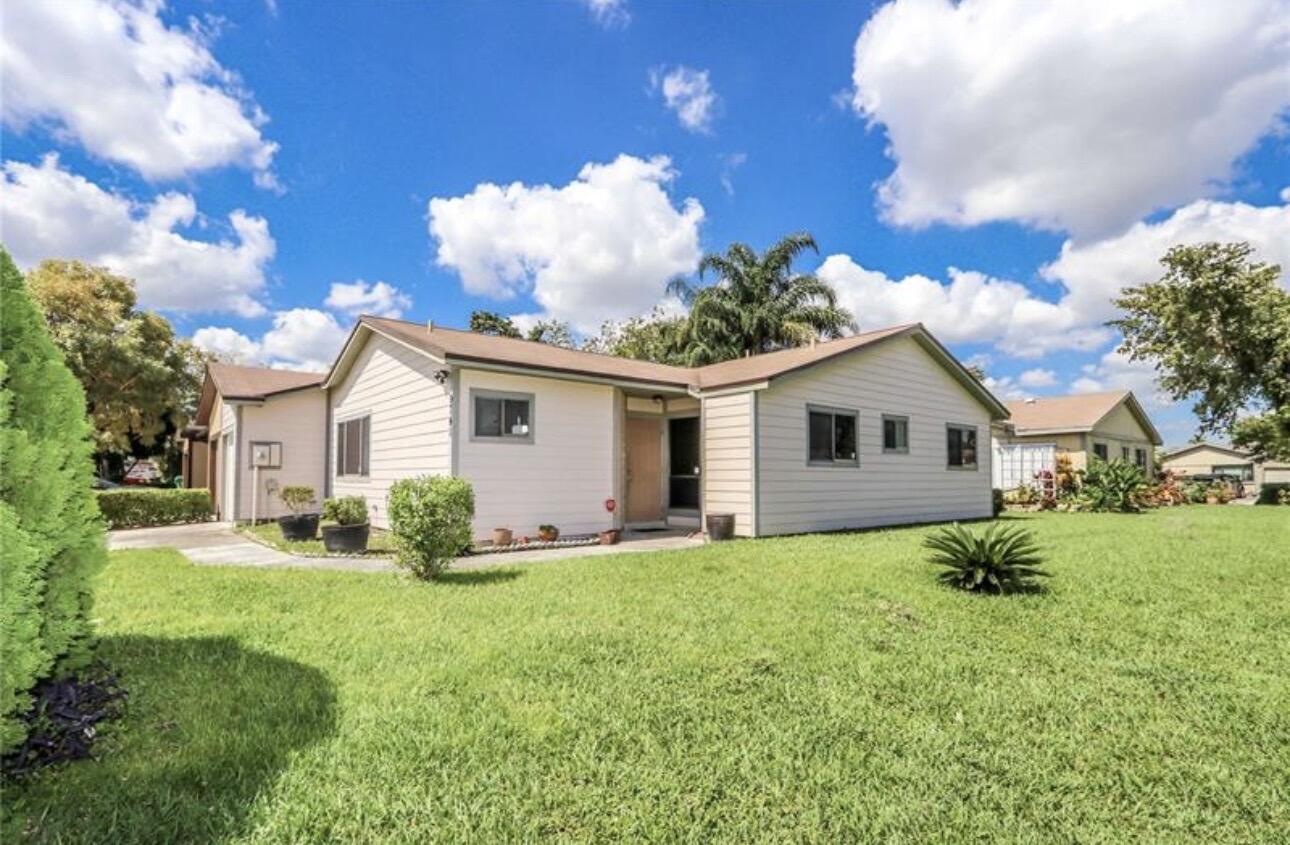 9741 W Daffodil Lane 9741