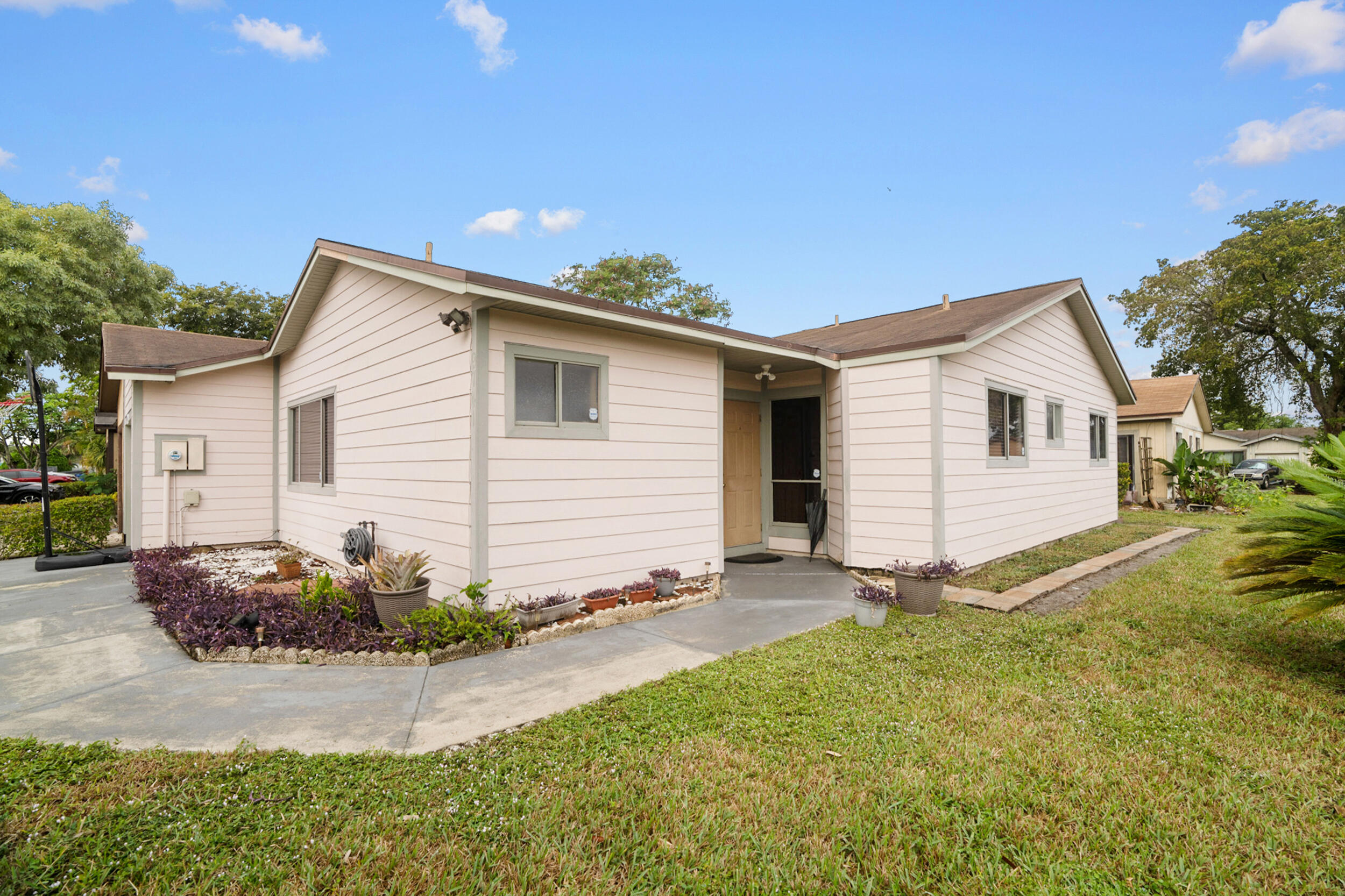 9741 W Daffodil Lane 9741