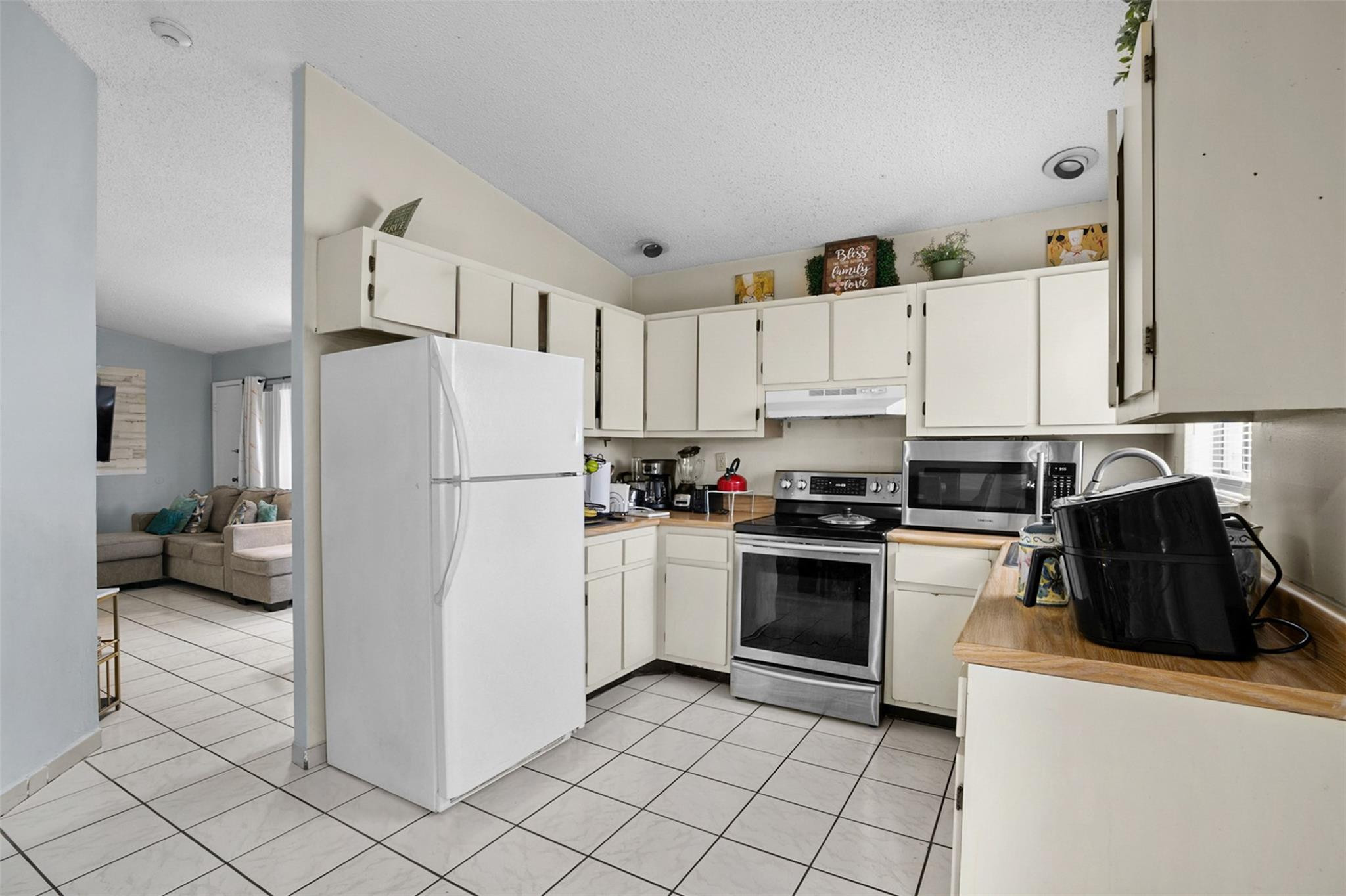 9741 W Daffodil Lane 9741