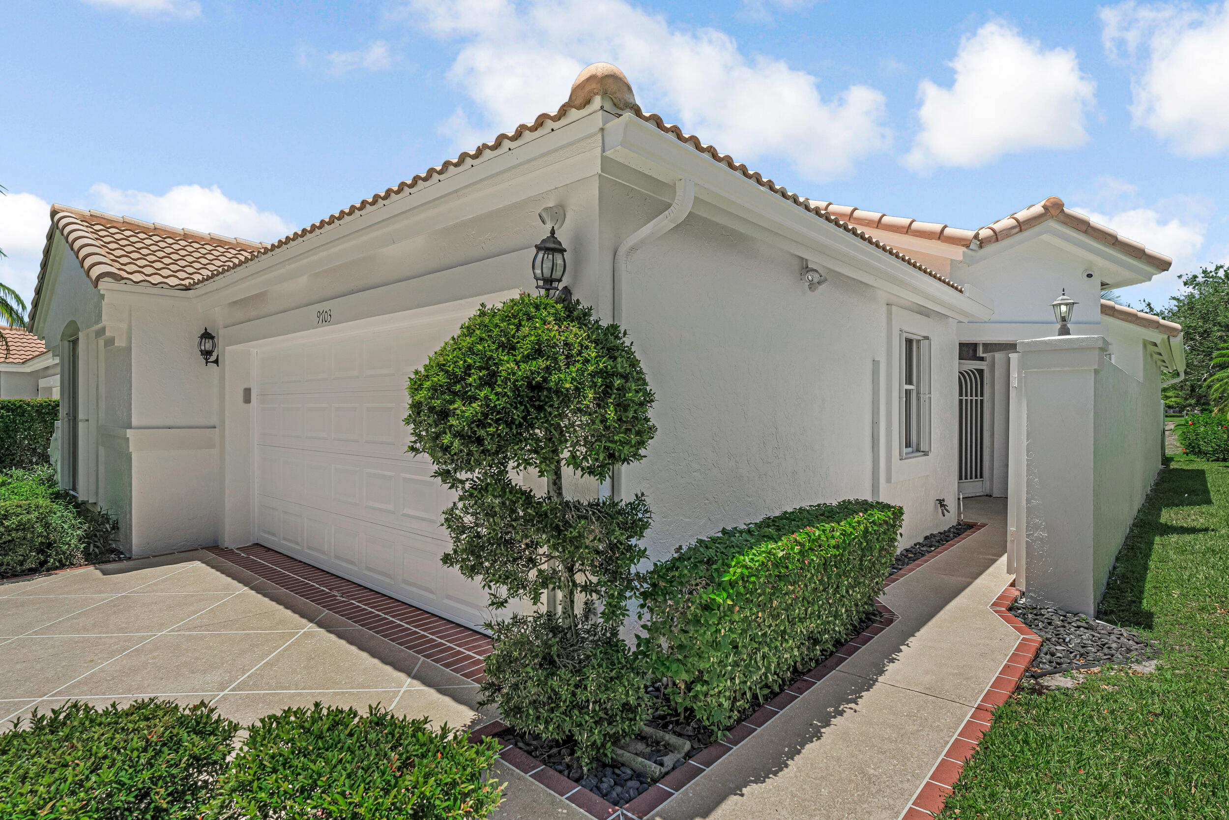 9703 Harbour Lake Circle