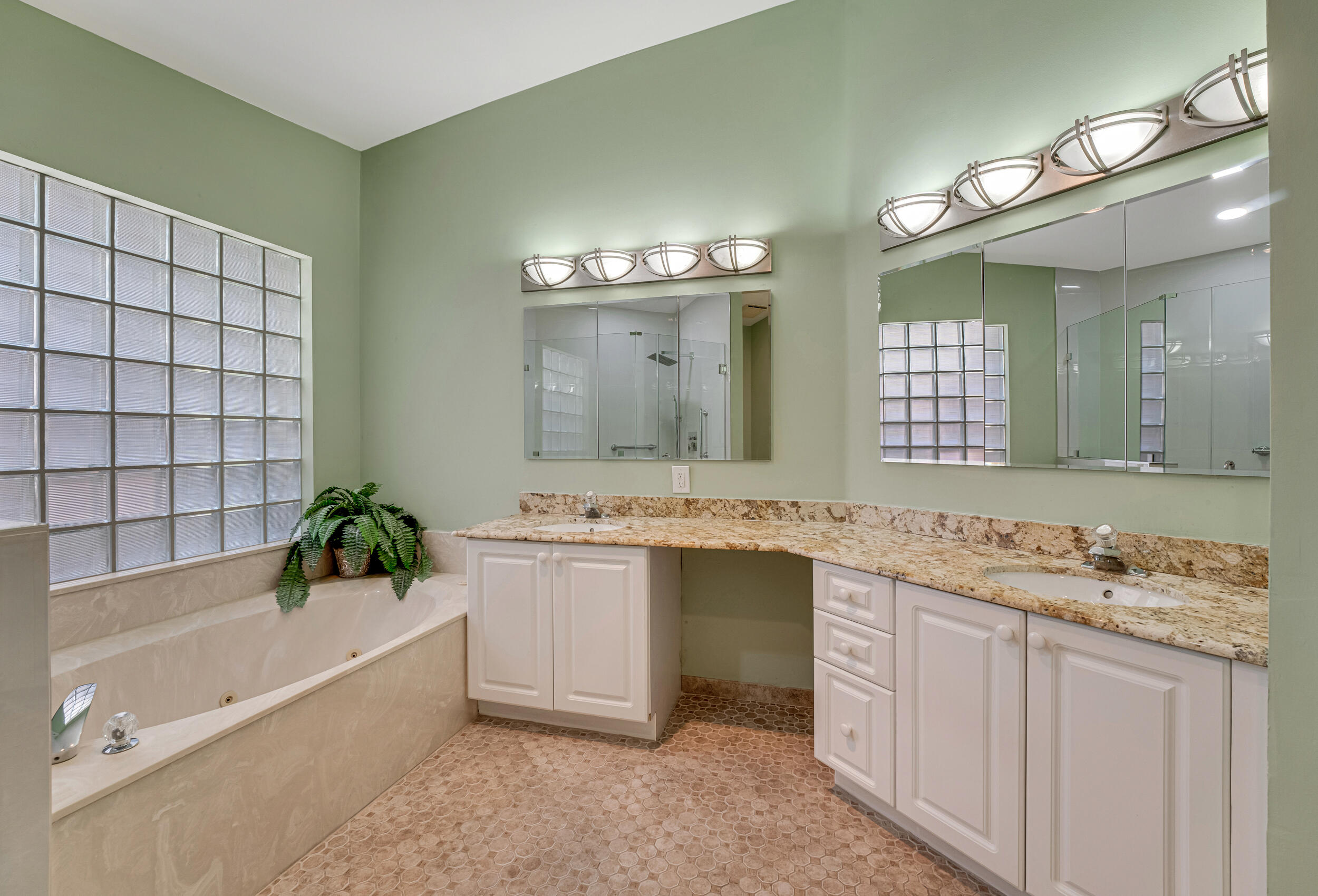 9703 Harbour Lake Circle
