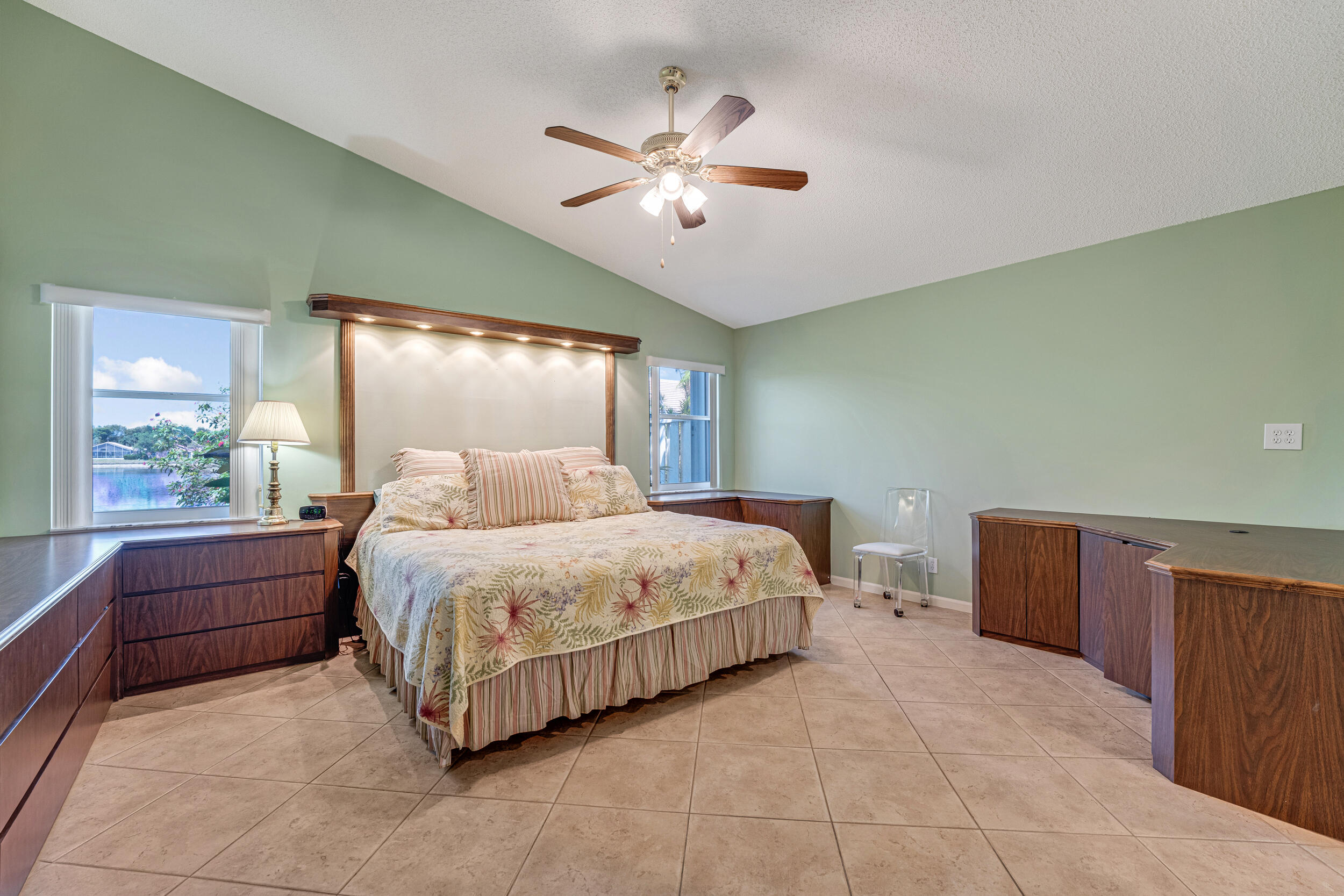 9703 Harbour Lake Circle