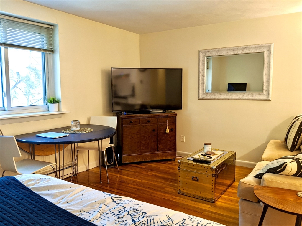 39 Englewood Ave. # 14