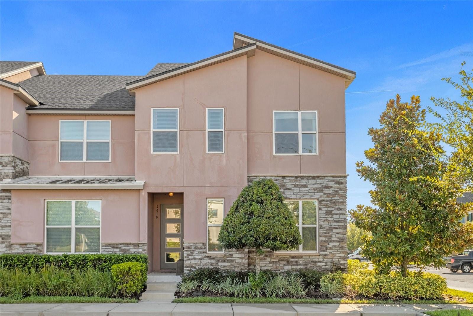 1618 CAREY PALM CIR