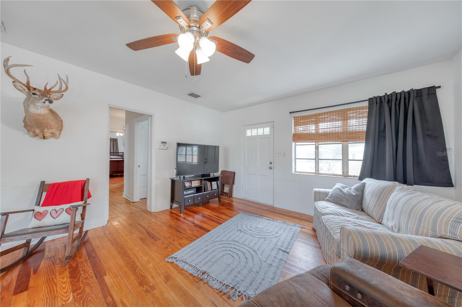 109 W HAZEL ST