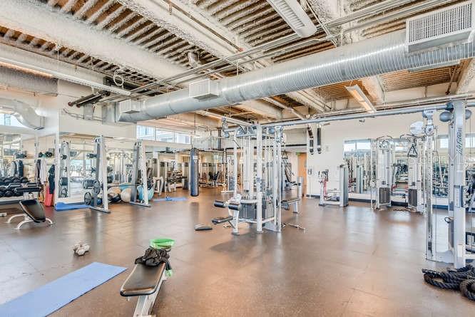 150 E ROBINSON ST #802