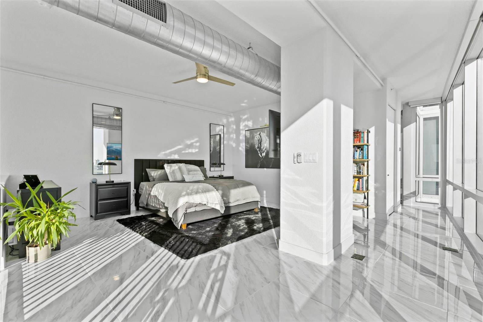 150 E ROBINSON ST #802