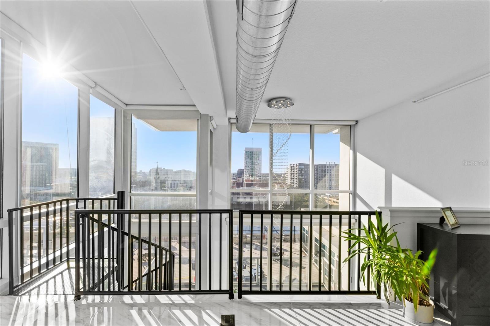 150 E ROBINSON ST #802