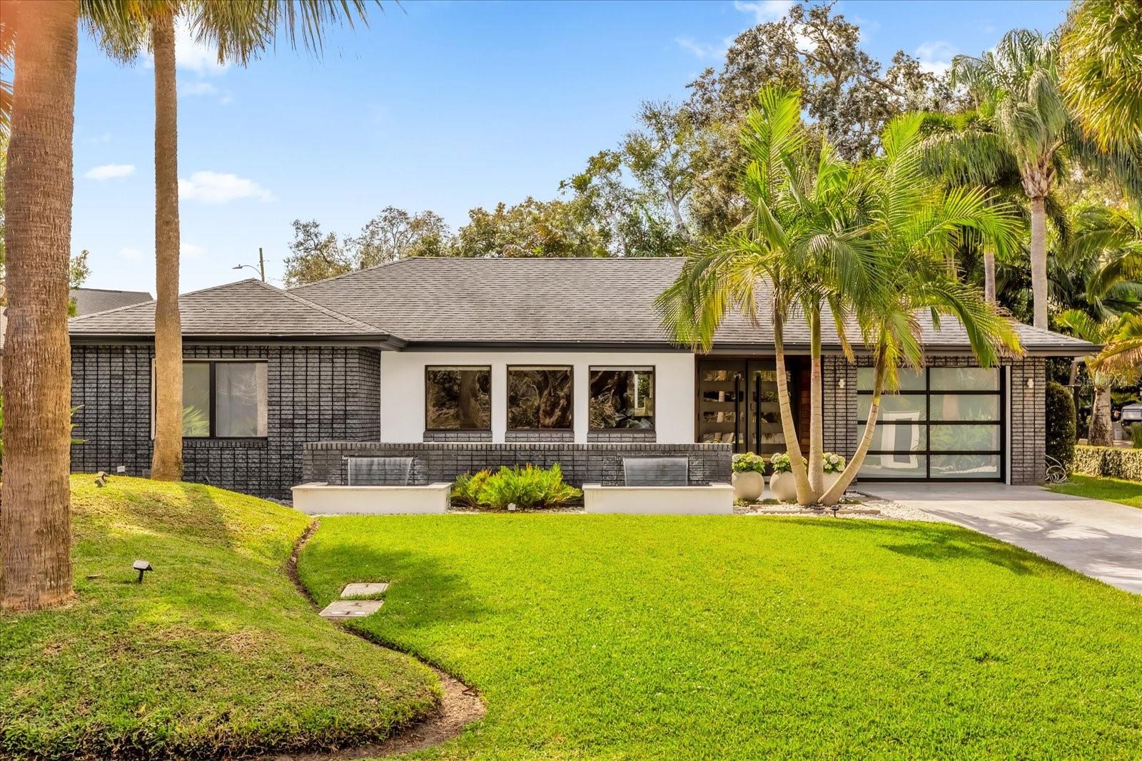 724 LAKE DAVIS DR