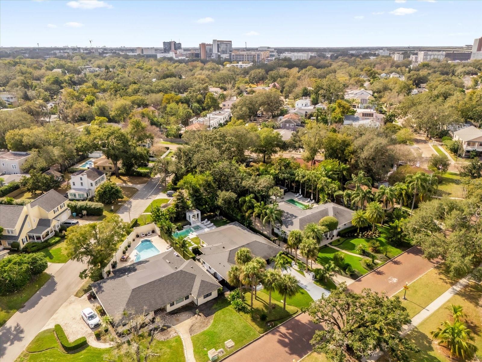 724 LAKE DAVIS DR