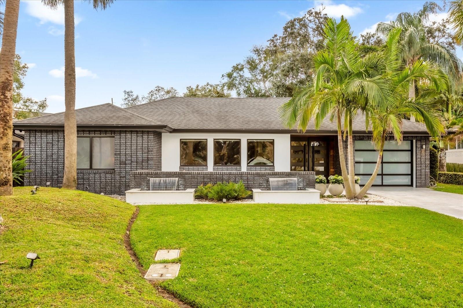 724 LAKE DAVIS DR
