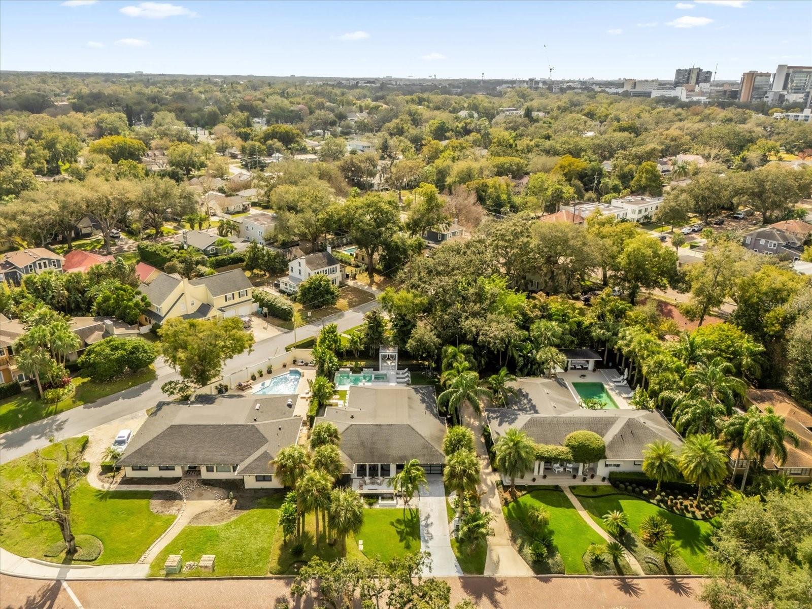 724 LAKE DAVIS DR