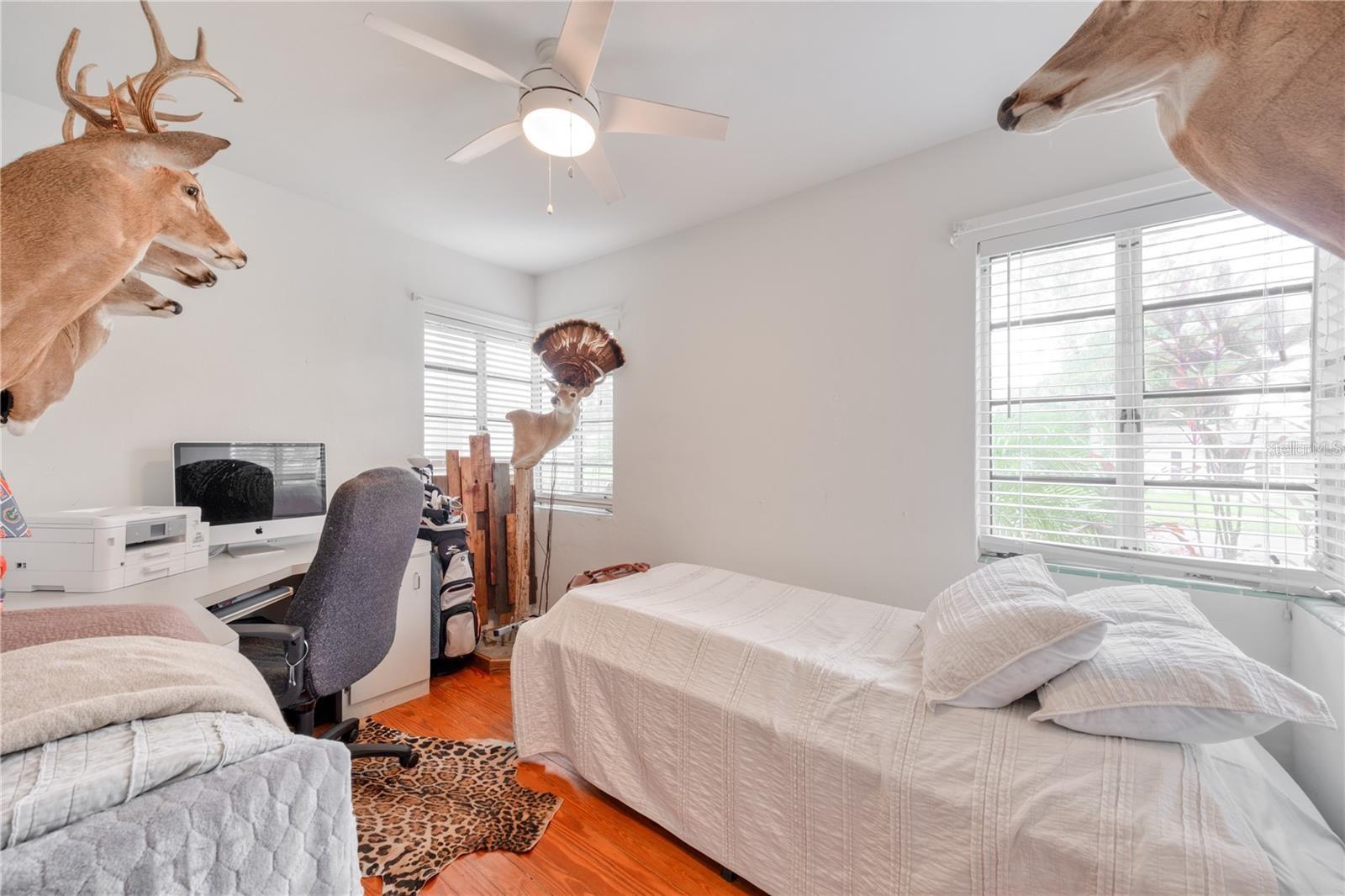 109 W HAZEL ST