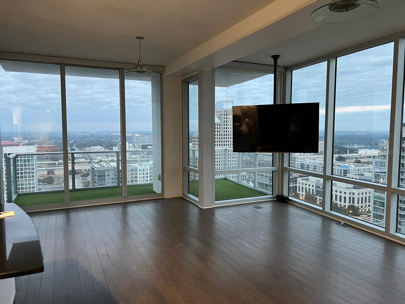 150 E ROBINSON ST #24-12