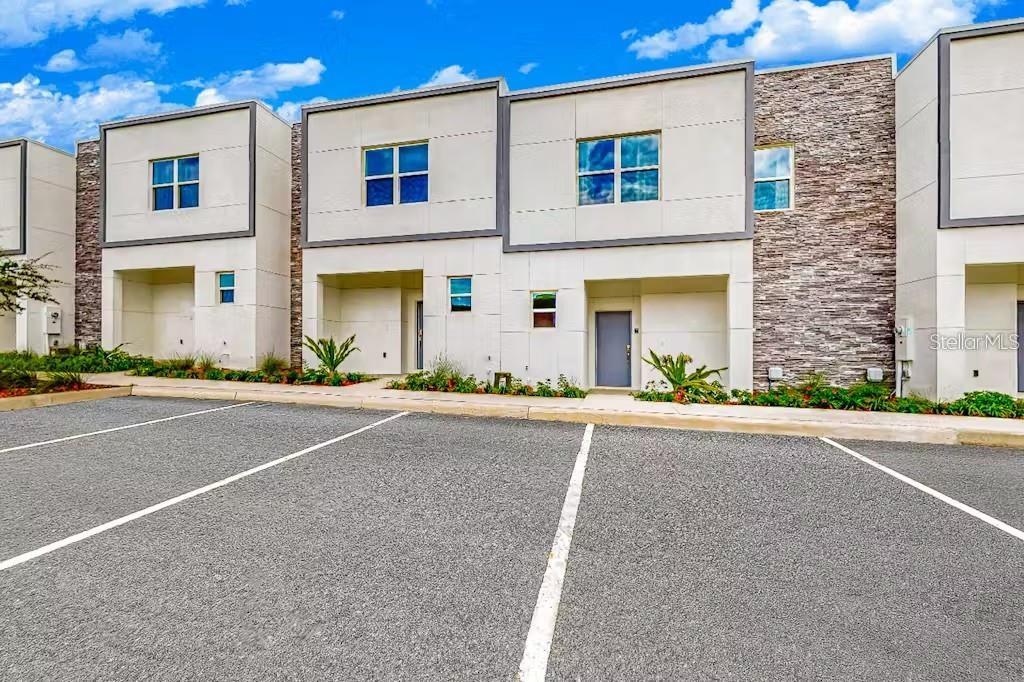 609 TRIKOMO DR