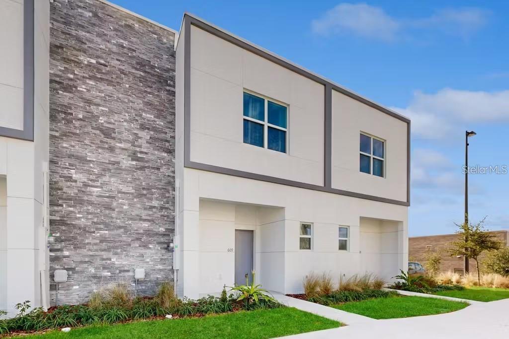609 TRIKOMO DR