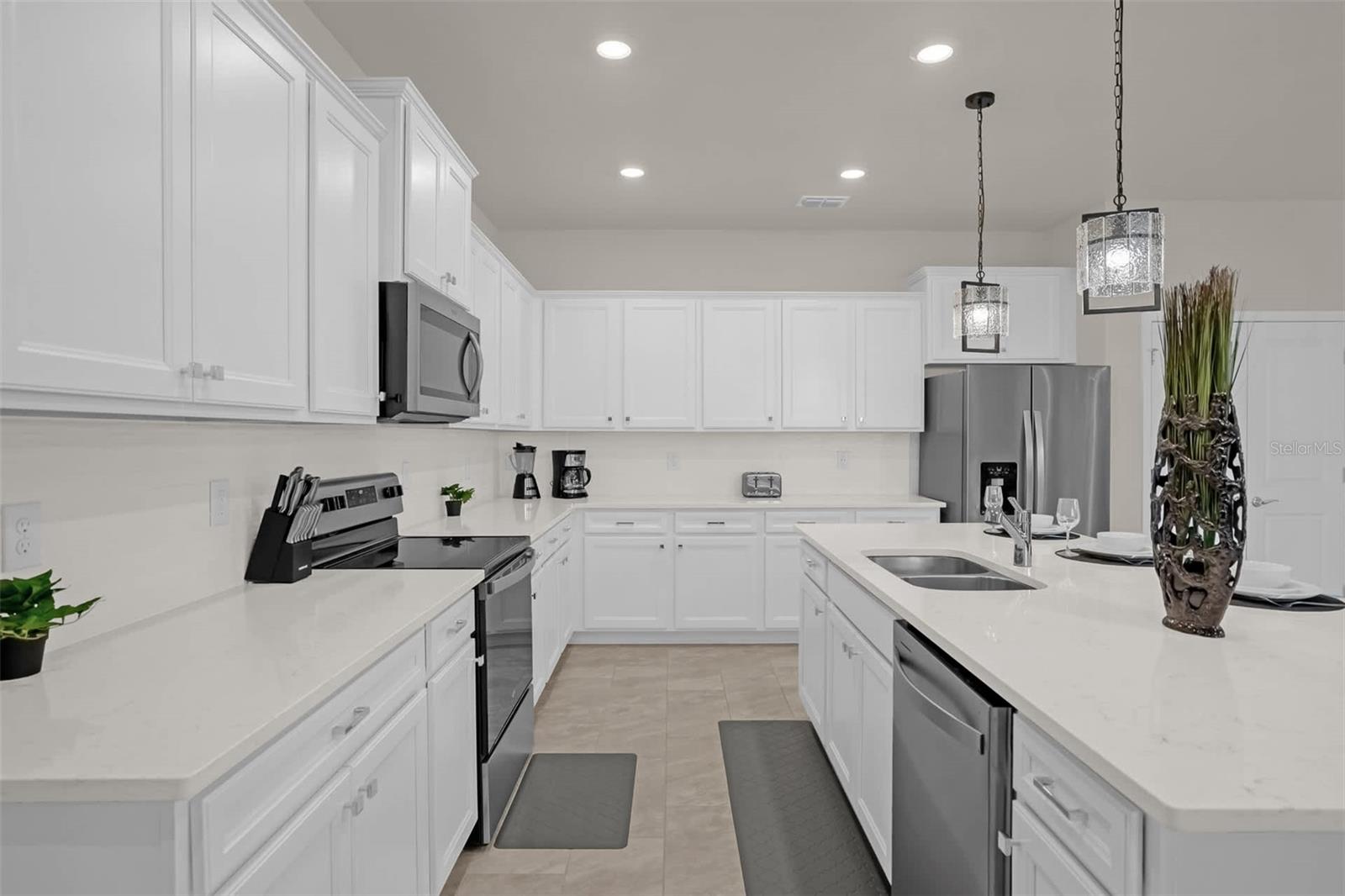 16224 SAINT MARTIN ST