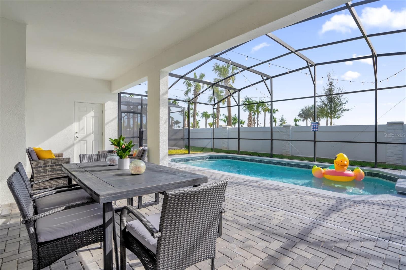 16224 SAINT MARTIN ST