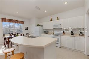 8169 FAN PALM WAY