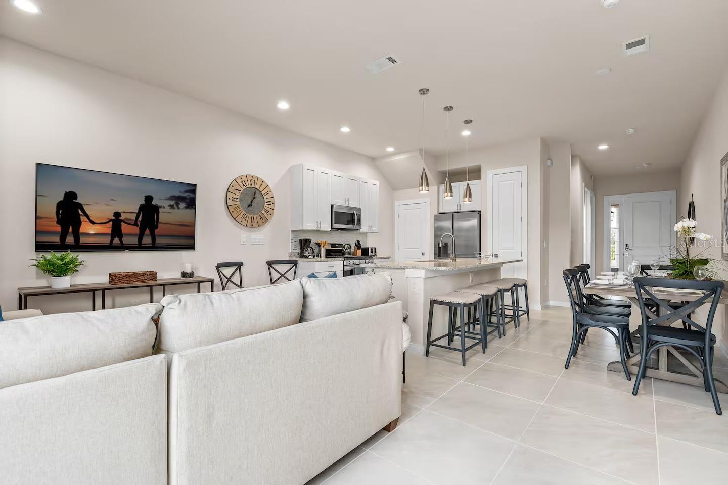 7568 SUNFLOWER CIR