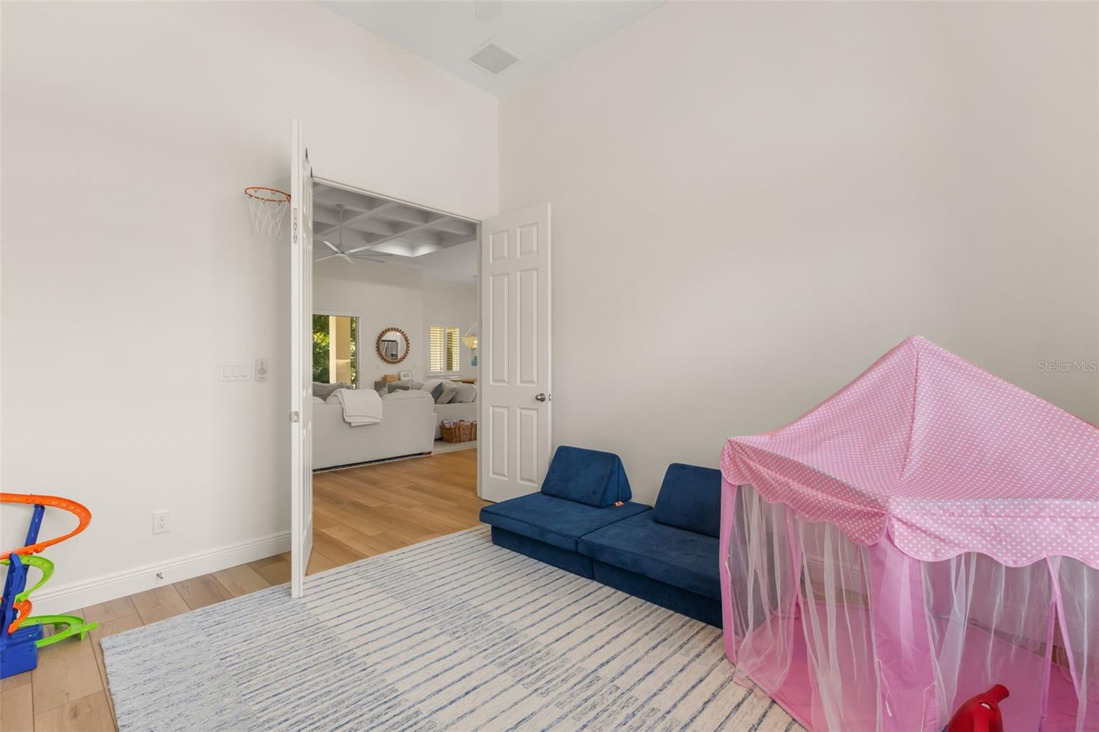 9609 SAN FERNANDO CT