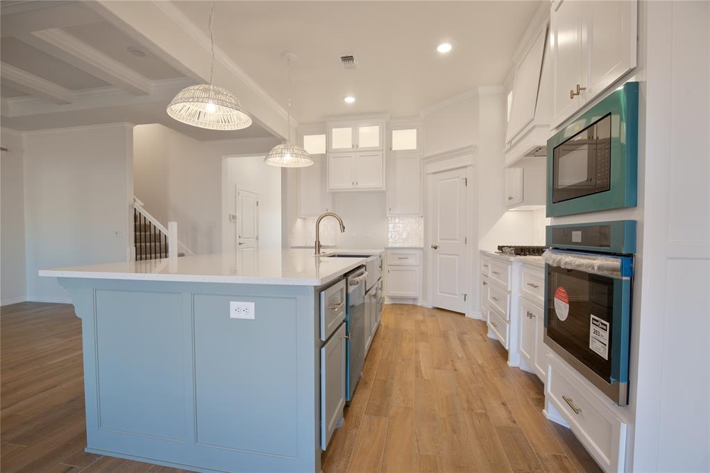3208 Grasshopper Way