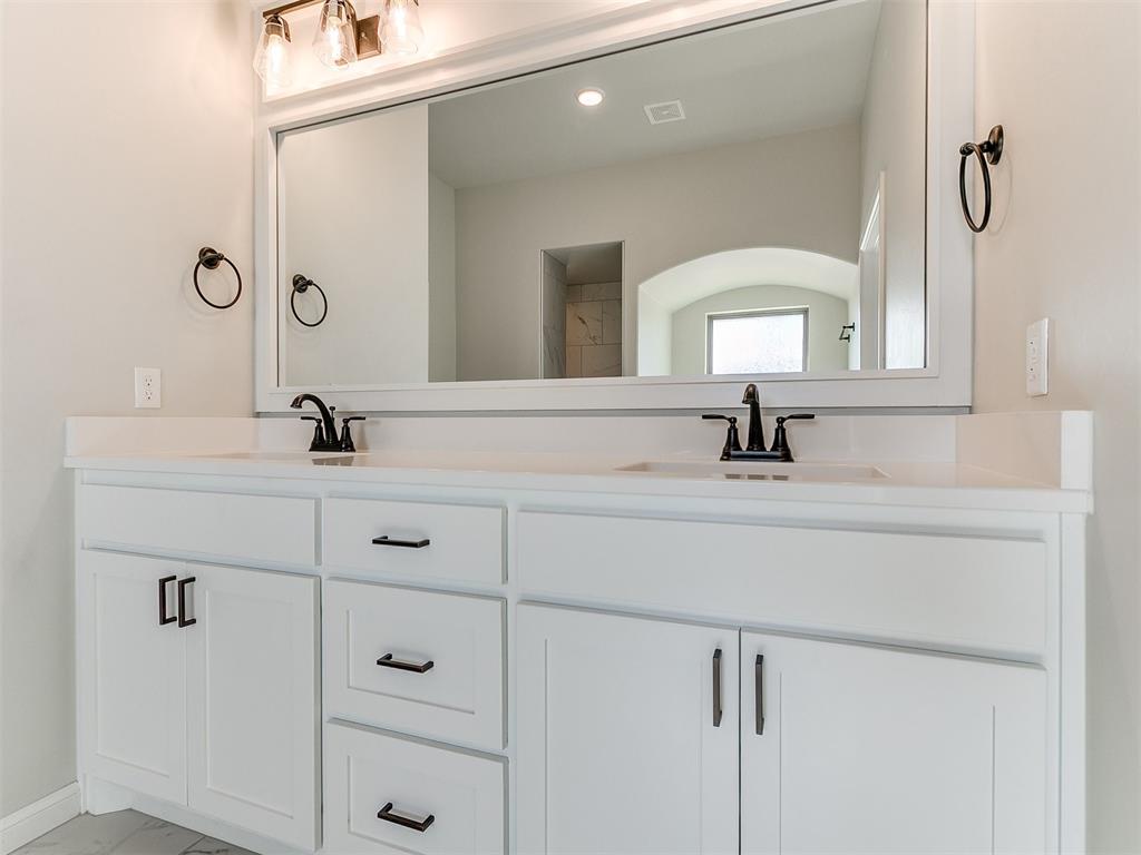 2803 Hickory Hills Court