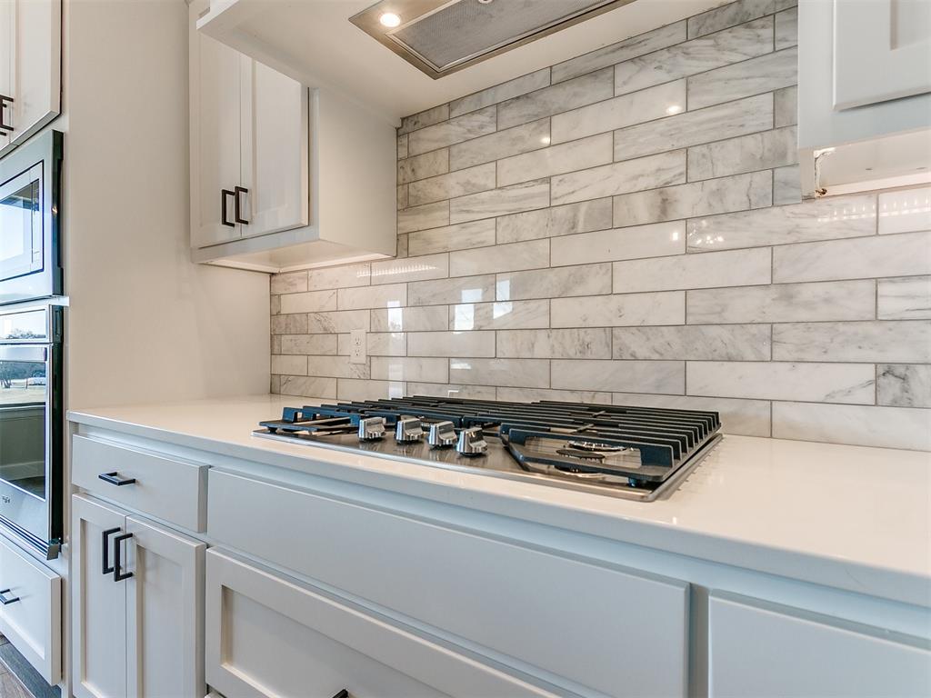 2803 Hickory Hills Court