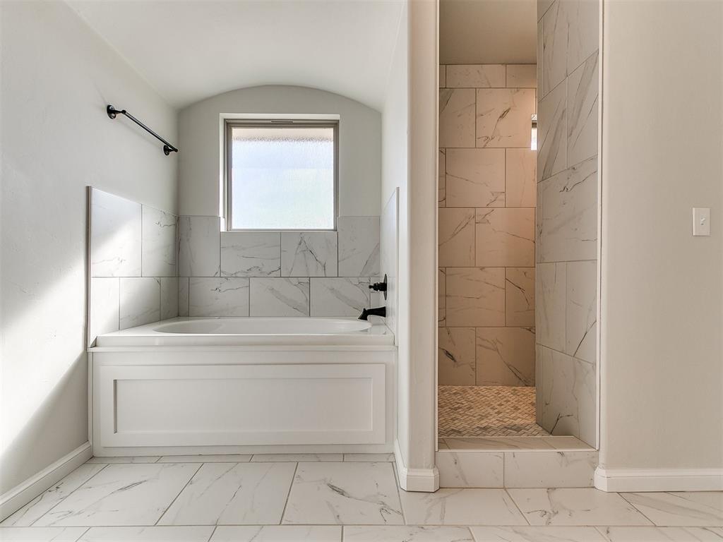 2803 Hickory Hills Court